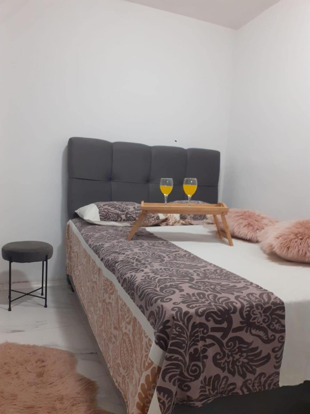 Apartments By The Sea Brist, Makarska - 11039 Екстер'єр фото